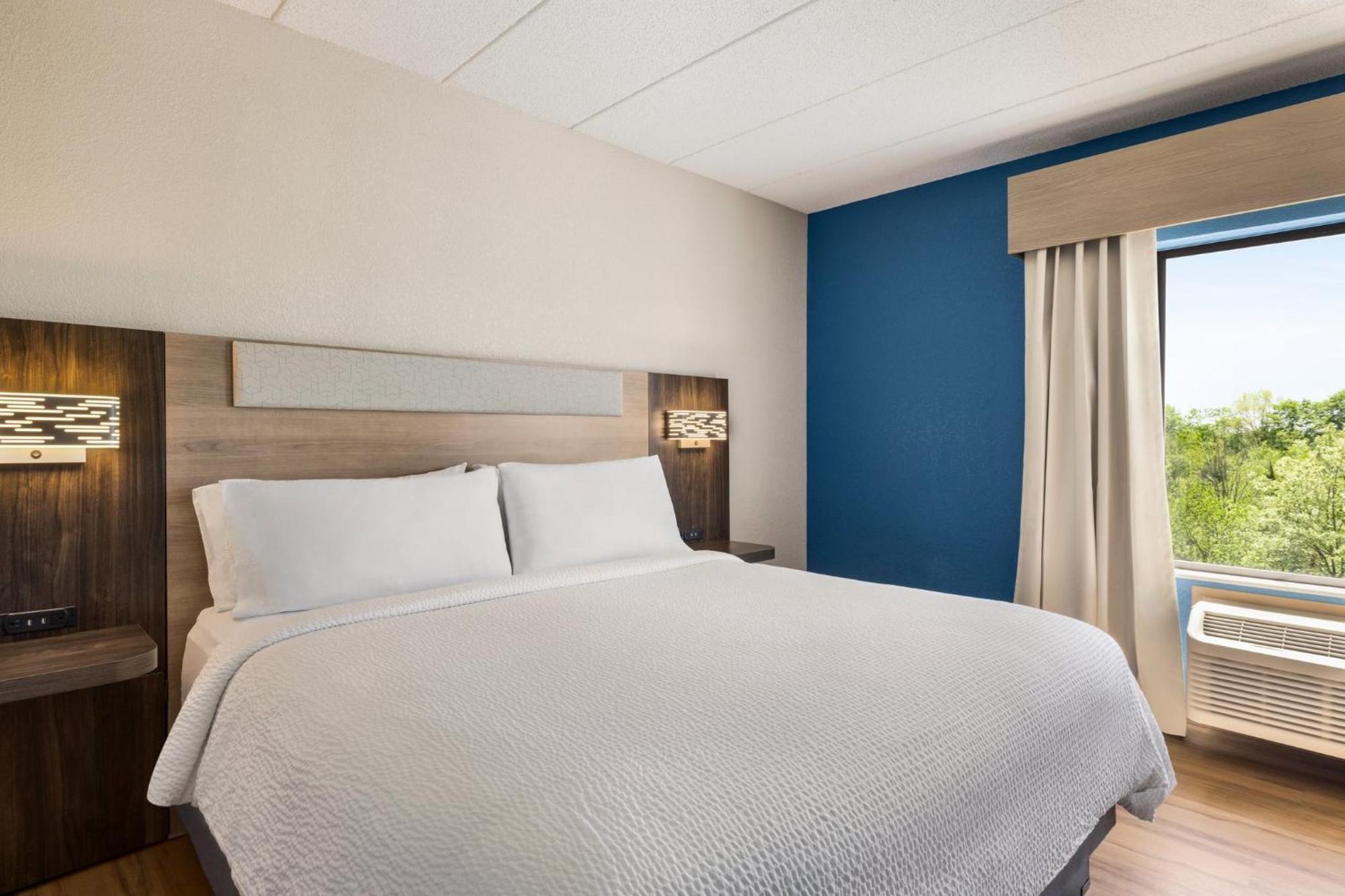 Holiday Inn Express Hotel & Suites Indianapolis W - Airport Area By Ihg Eksteriør bilde