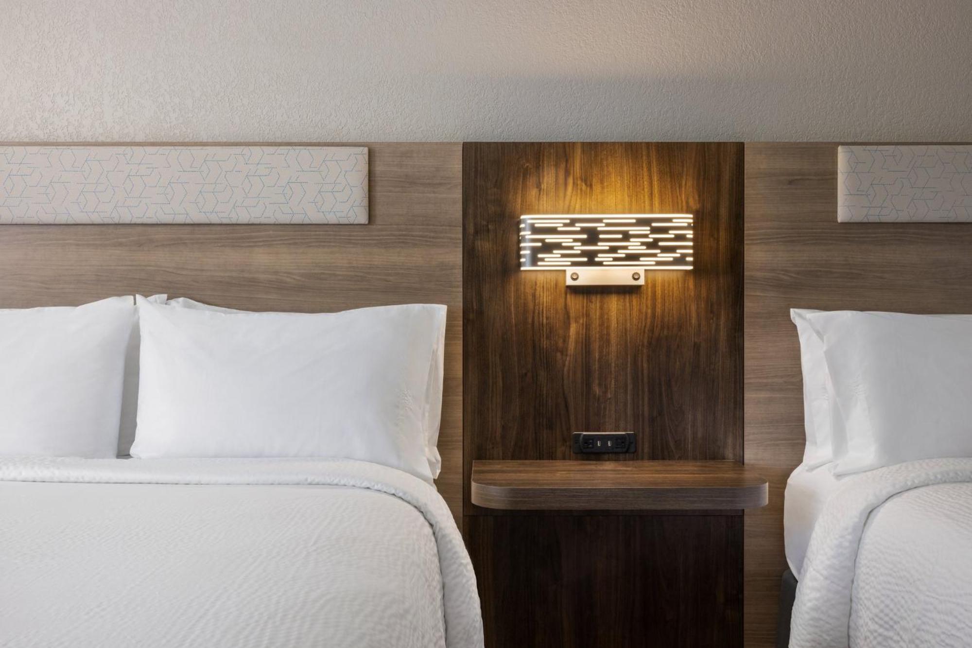 Holiday Inn Express Hotel & Suites Indianapolis W - Airport Area By Ihg Eksteriør bilde
