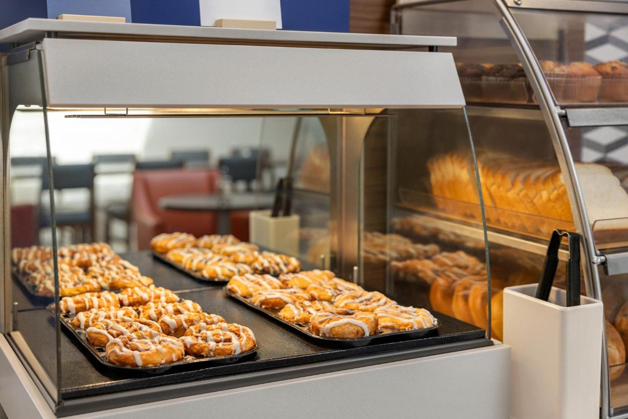Holiday Inn Express Hotel & Suites Indianapolis W - Airport Area By Ihg Eksteriør bilde